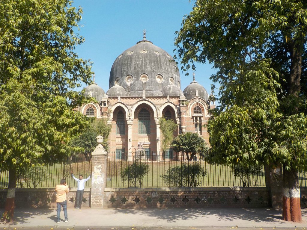Maharaja Sayajirao University - http://www.msubaroda.ac.in/